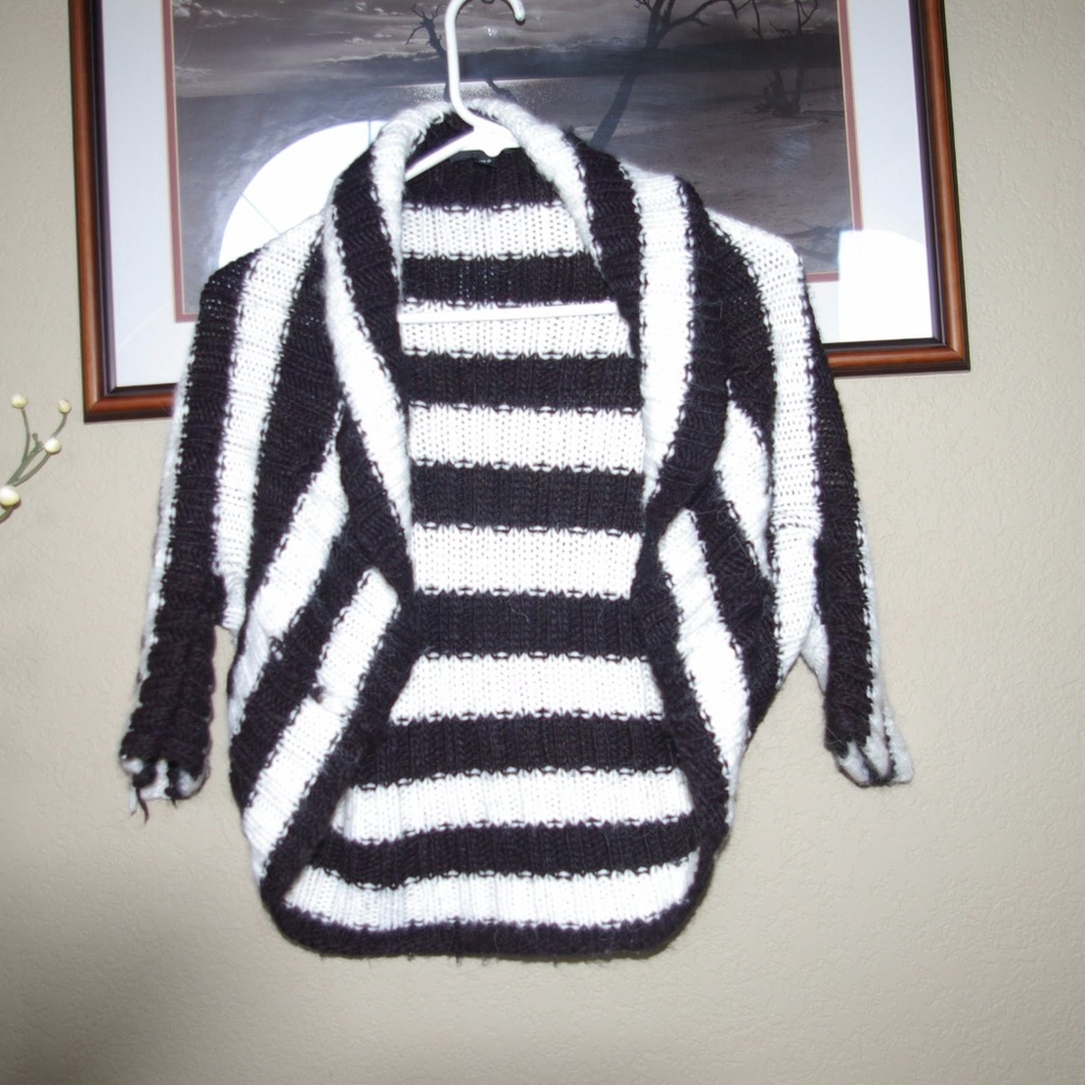 bebe   Black and White Cardigan Jacket Top Size S